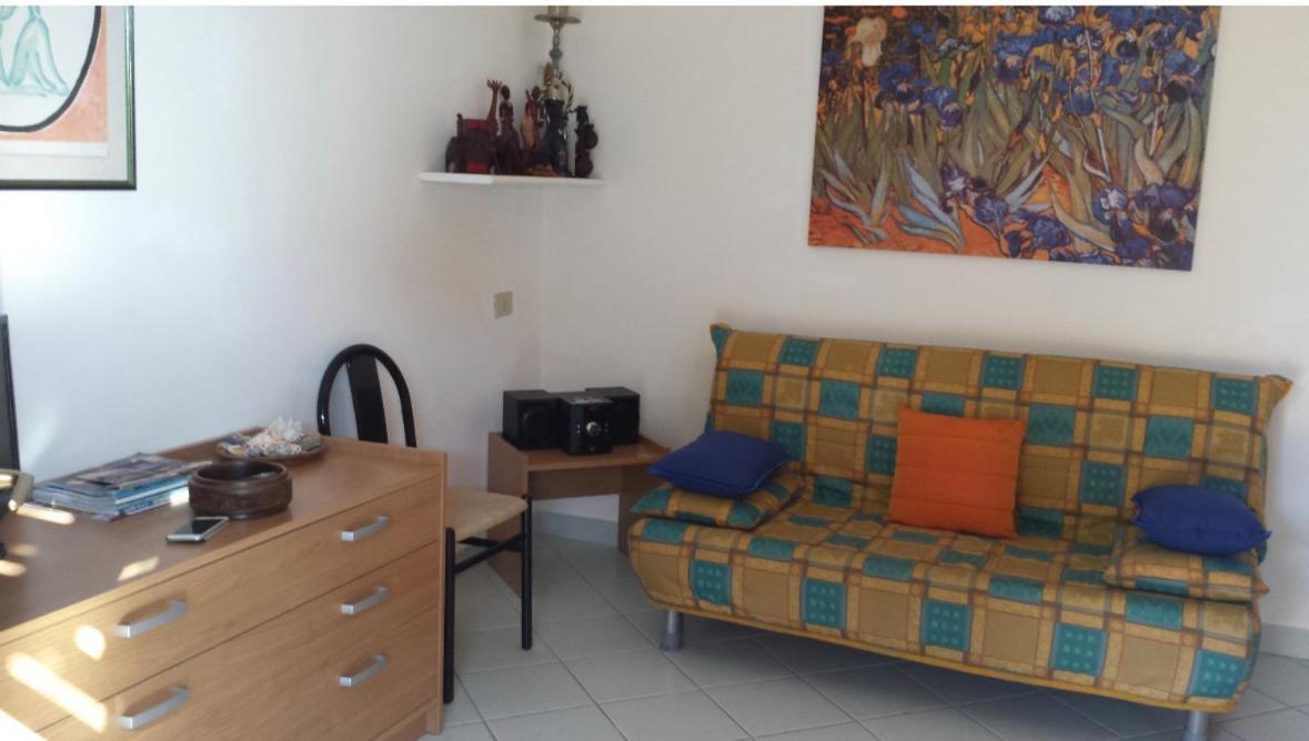 Appartamento A 200Mt Da "La Pelosa" Stintino Exterior foto